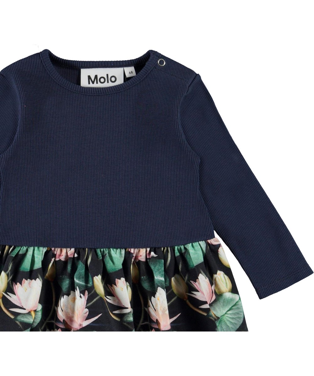 Carel - Water Lilies - Økologisk mørkeblå baby kjole med åkande print