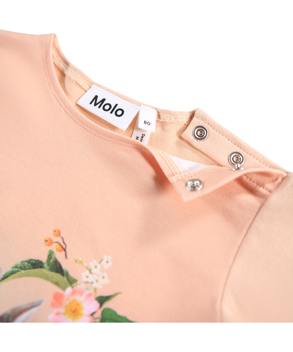 Elina - Bunny Rose - Rosa langærmet bluse i økologisk bomuld til baby med et print af kaniner og blomster. 