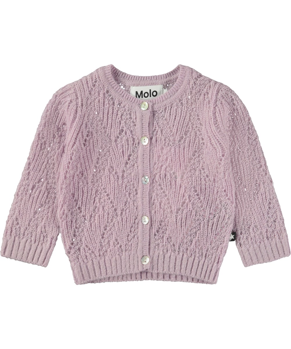 Gilli - Alpine Glow - Strikket baby cardigan i lyselilla