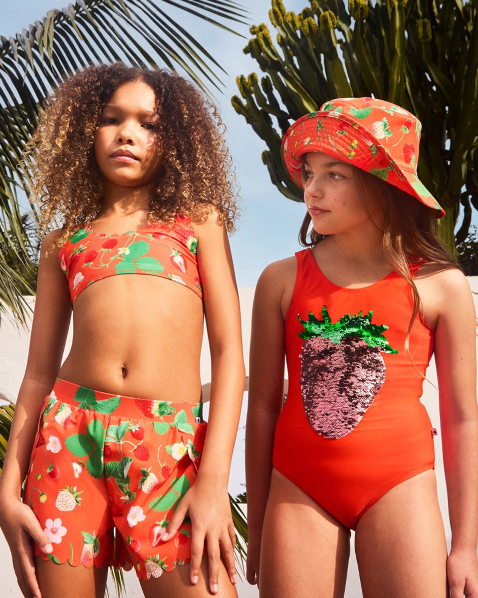 Nolina - Strawberry Red - Bikini für aktive Kinder aus recyceltem Polyester mit UV-Schutz 50+.