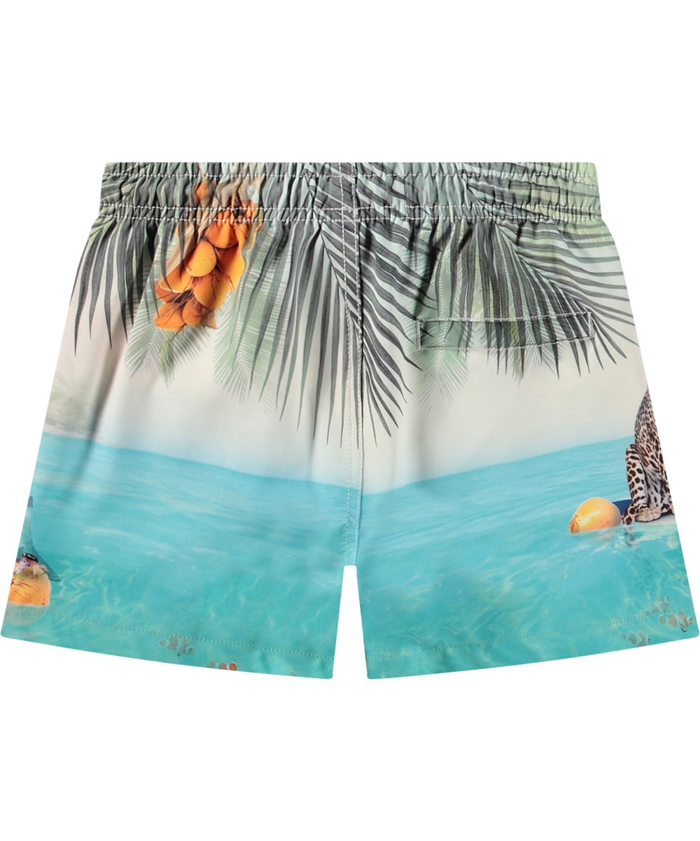 Niko - Leo On Surf - Lyse sporty badeshorts til aktive børn i genanvendt polyester med UV-beskyttelse 50+.