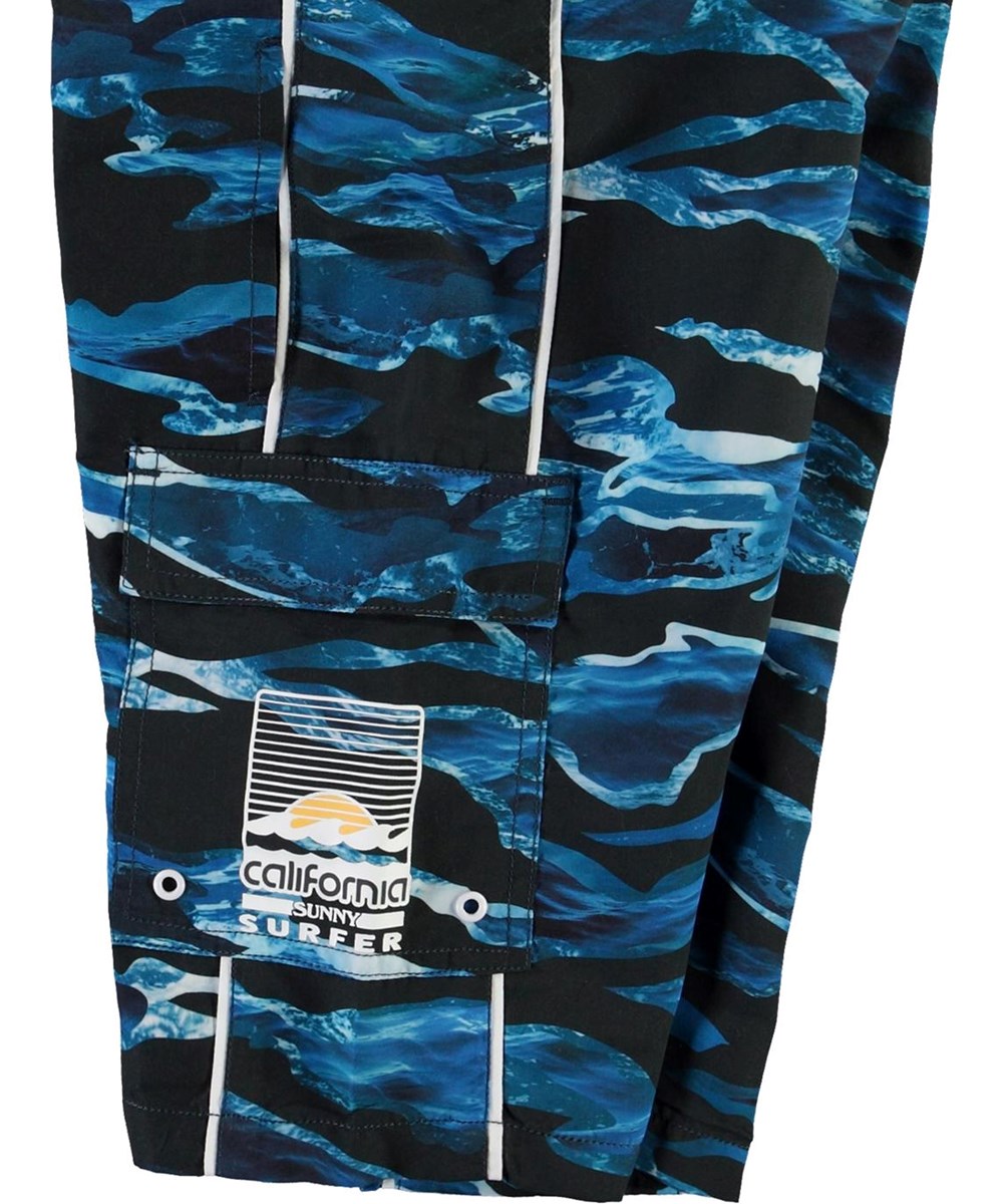Natan - Camo Waves - Lange UV zwemshort met blauwe golven