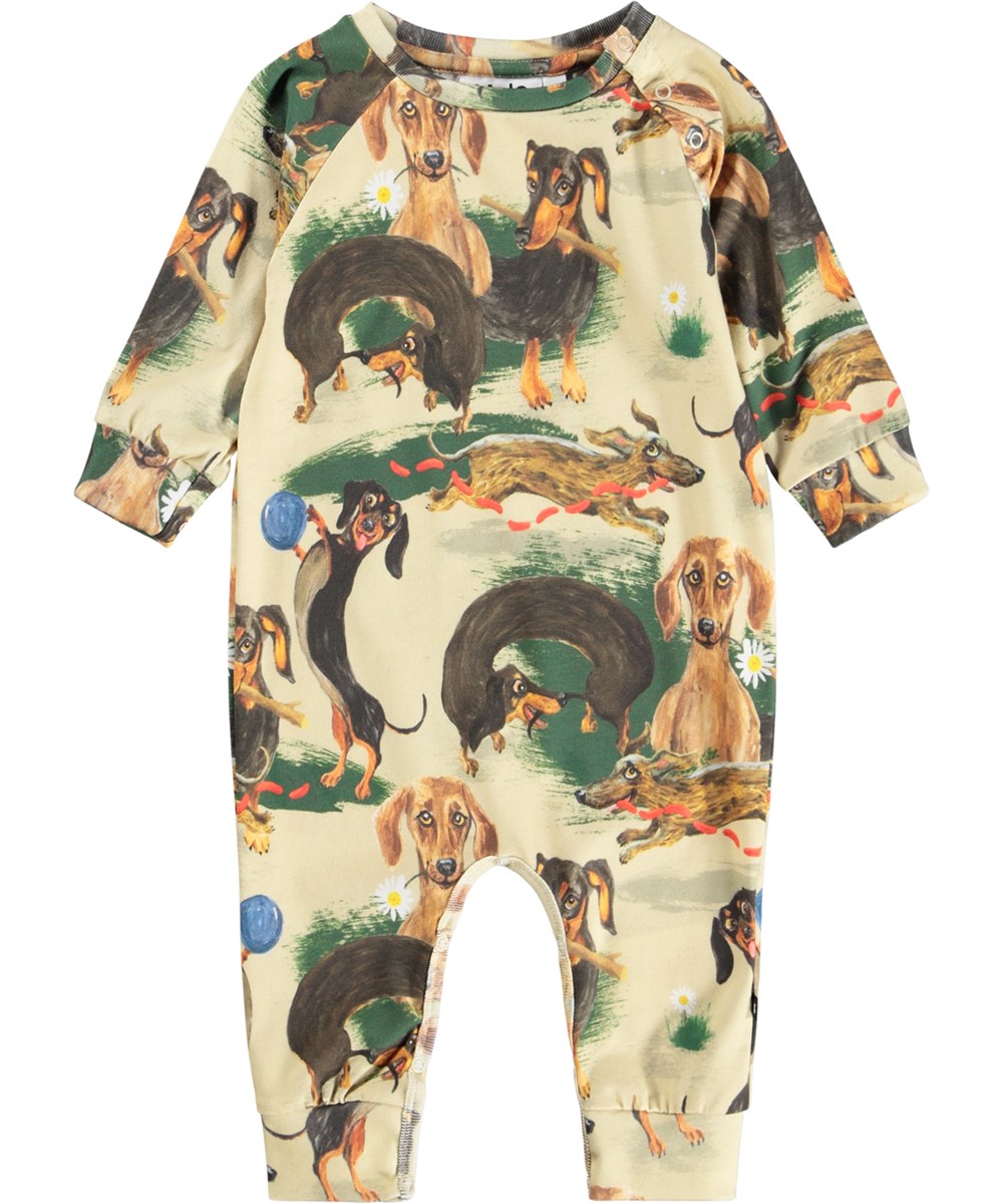 Fairfax - Painted Dogs - Brun heldräkt för baby i mjuk ekologisk bomull med taxar.