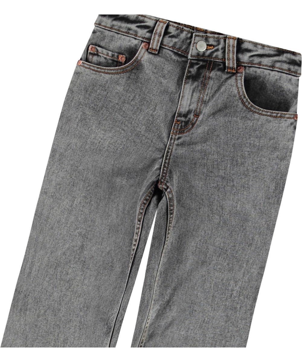 Aiden - Grey Wash Denim - Mörkgrå ekologiska bomullsjeans för barn.