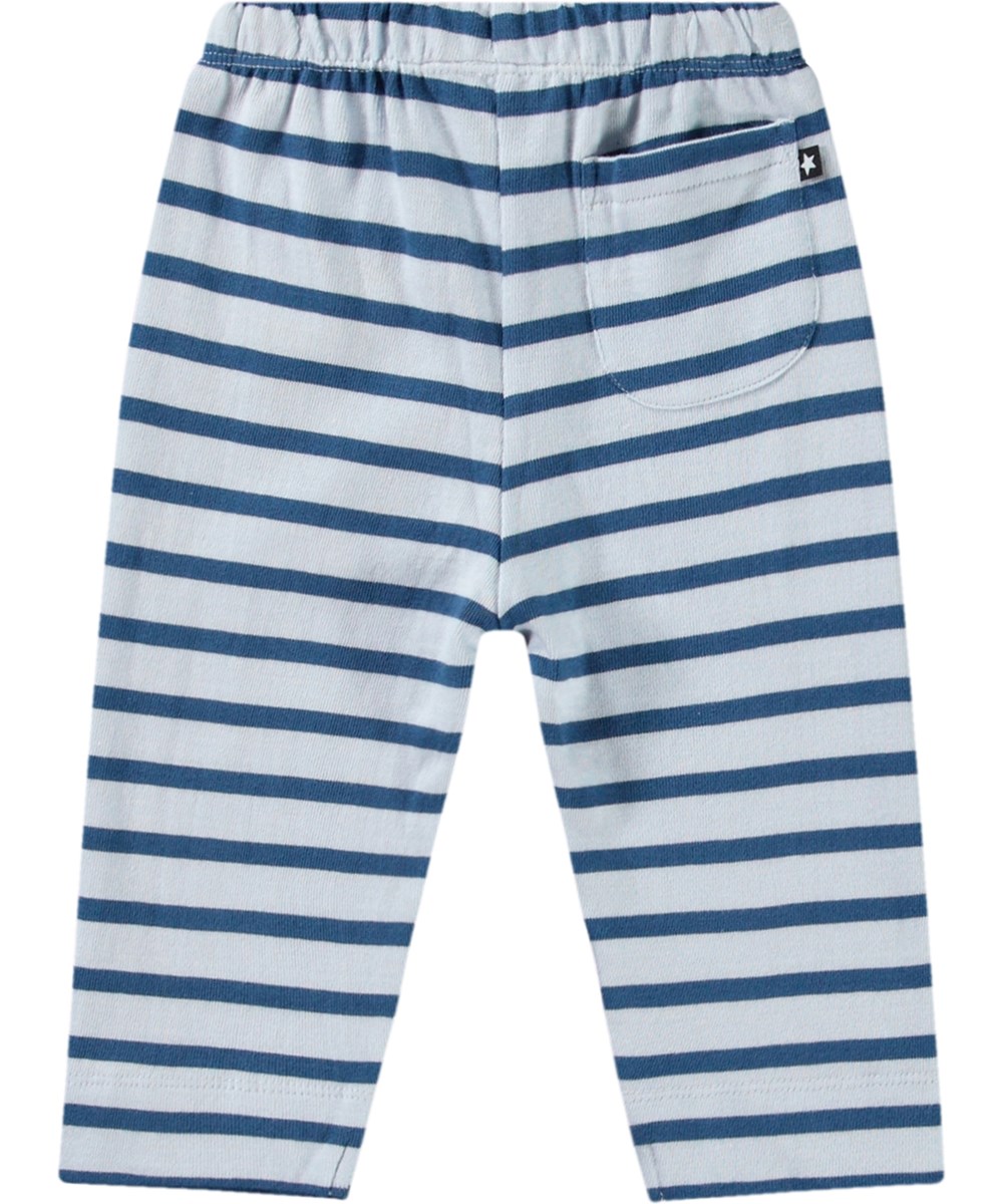 Saxon - Lagoa Stripe - Randiga babybyxor i ekologisk bomull i nyanser av blått.