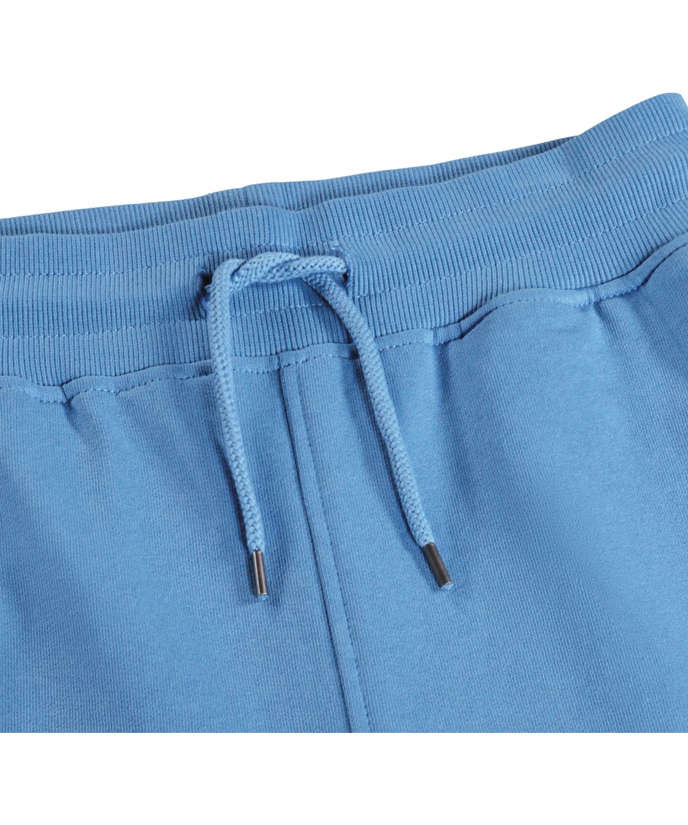 Alw - Blue Tide - Blå shorts för barn i mjuk ekologisk bomullsjersey