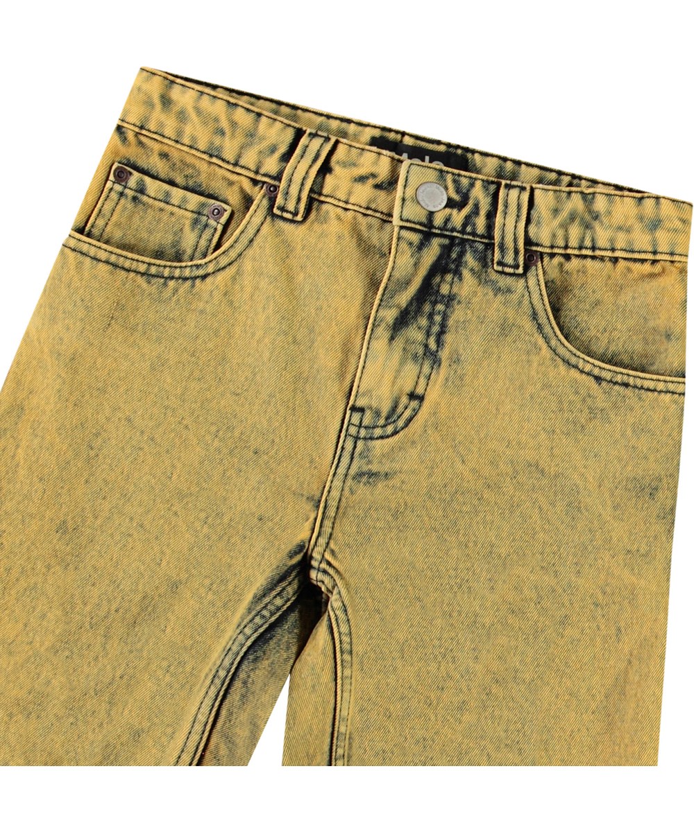 Art - Sunbeam Dye - Gula knälånga jeansshorts i ekologisk bomull för barn.
