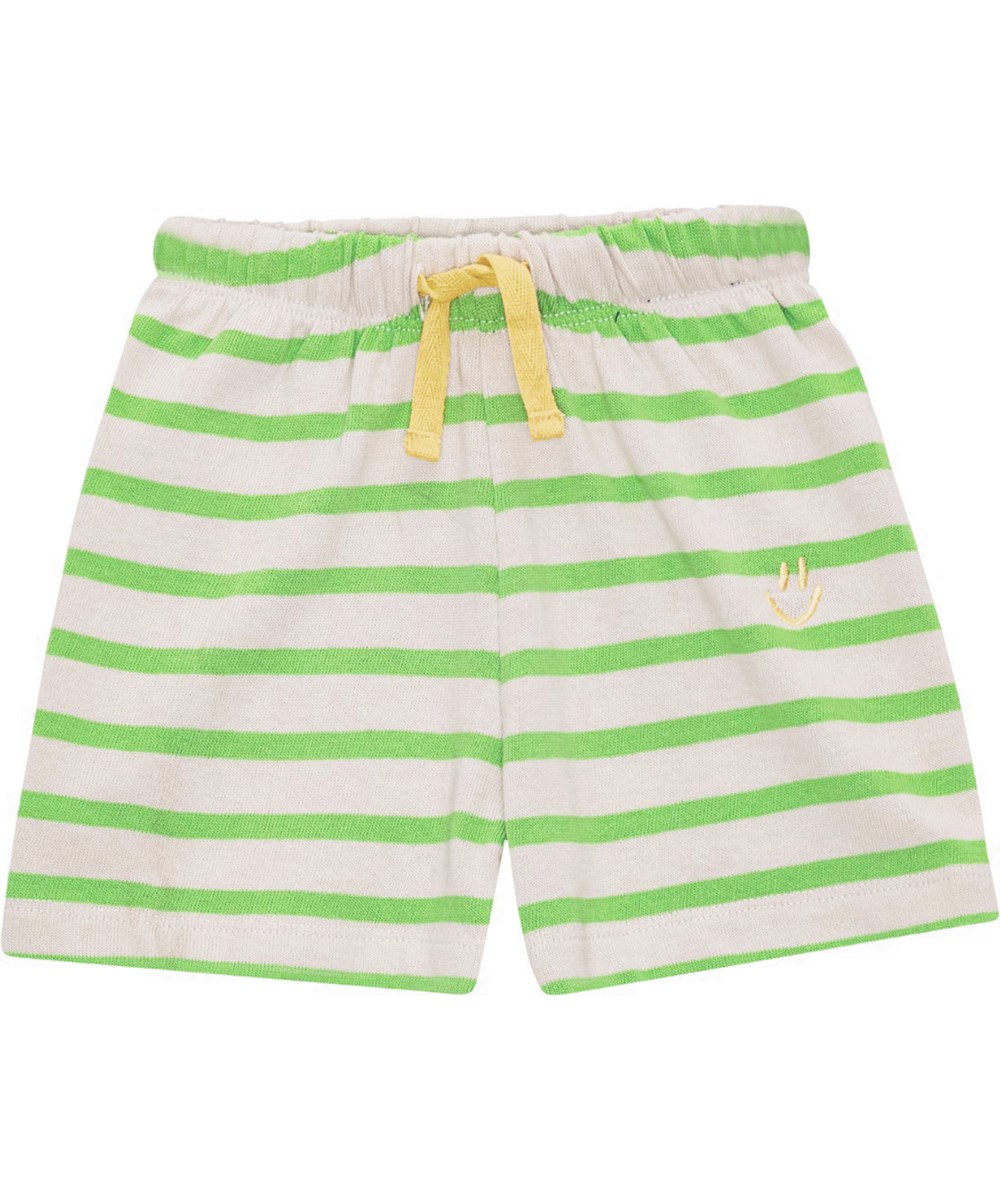 Skie - Grass Stripe - Randiga gröna och sandfärgade shorts till baby i mjuk ekologisk bomullsjersey. 