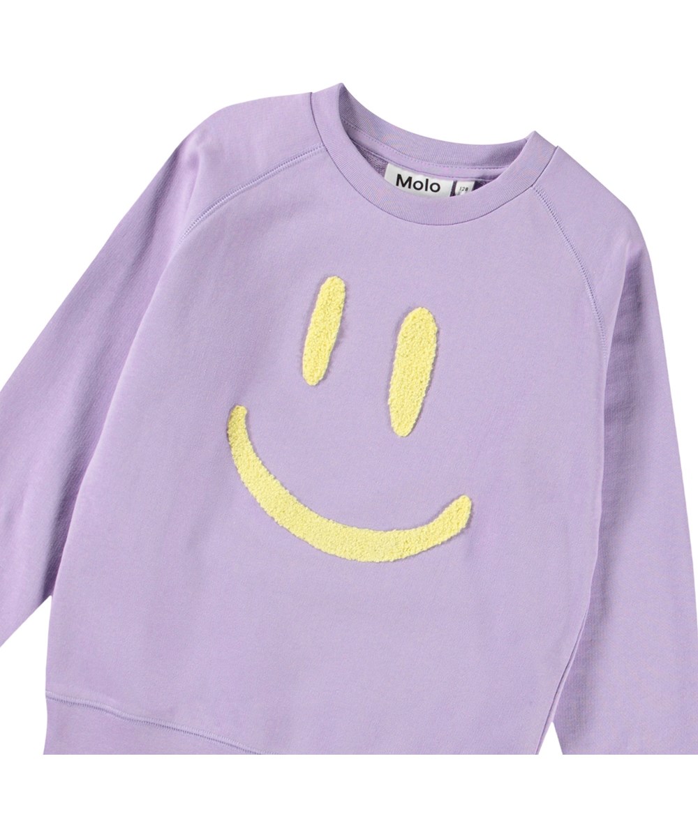 Mike - Violaceous - Lila tröja för barn i mjuk ekologisk bomull med raglanärmar, ribbade kanter vid halsen, ärmar och nertill på tröjan.