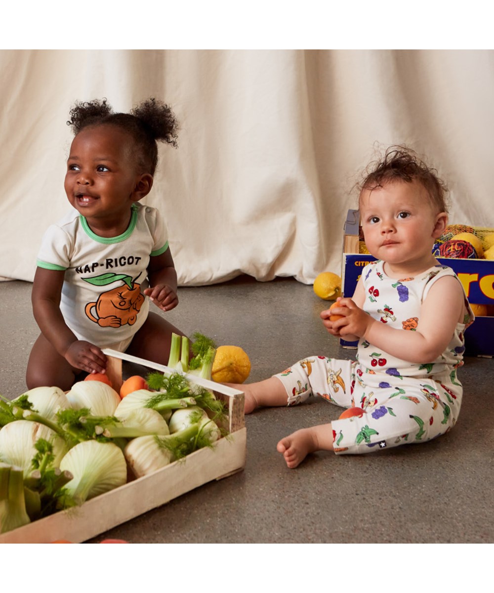 Fabulous - Trutti Frutti - Organic baby bodysuit with comical fruits 