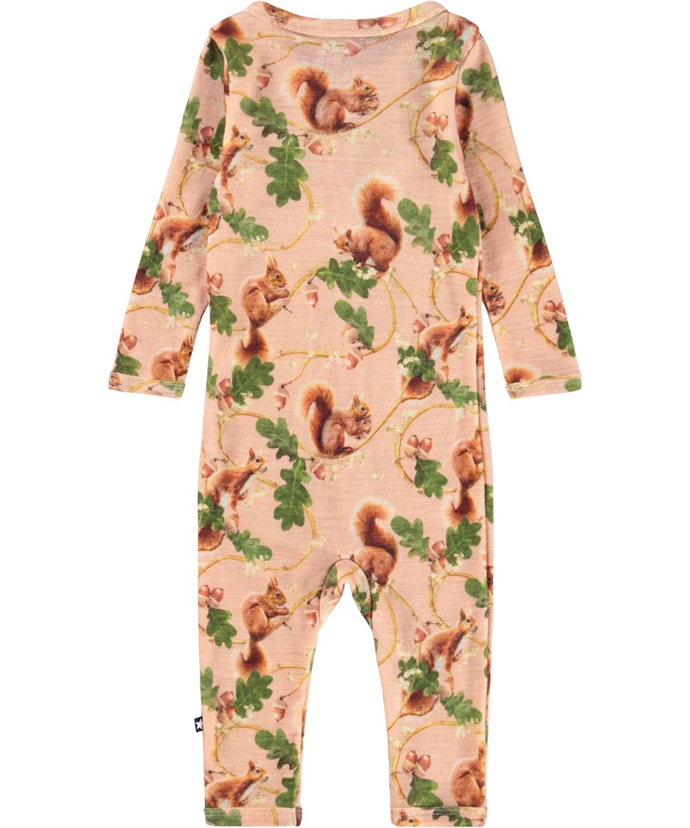 Fahari Wool - Squirrel Harmony - Roze babypakje gemaakt van merinowol met een eekhoornprint.