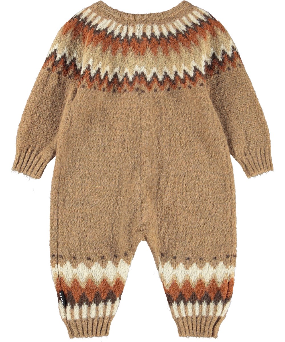 Frej - Light Browns - Bruine babypakje gemaakt van zachte alpacawol met een Noords geïnspireerd patroon.