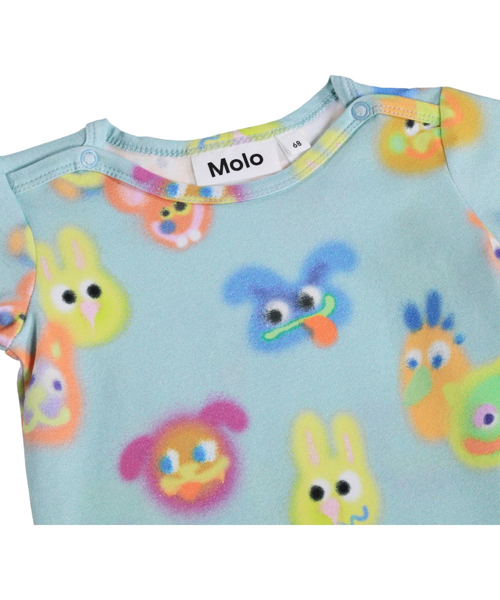 Foss - Fuzzy Friends - Blå, langærmet babybody med sjovt print i økologisk bomuld