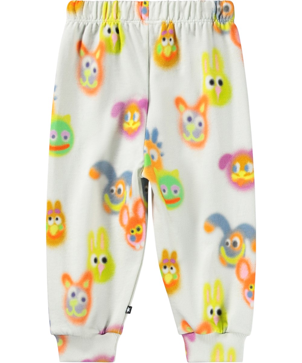 Simeon - Fuzzy Together - Zachte, lichtblauwe joggingbroek voor de kleintjes, gemaakt van biologisch katoen met een leuk printje.