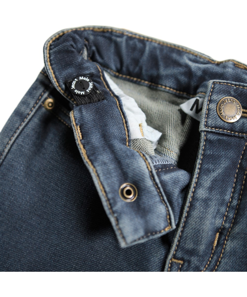 Solo - Vintage Denim - Blauwe spijkerbroek voor de kleintjes gemaakt van rekbaar zacht katoenen denim.