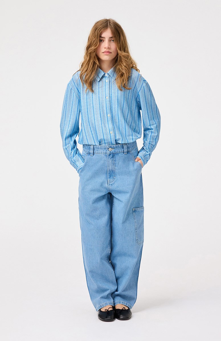 Archer - Indigo Light - Blaue Baumwolljeans mit Arbeitskleidungsdetails für Kinder.