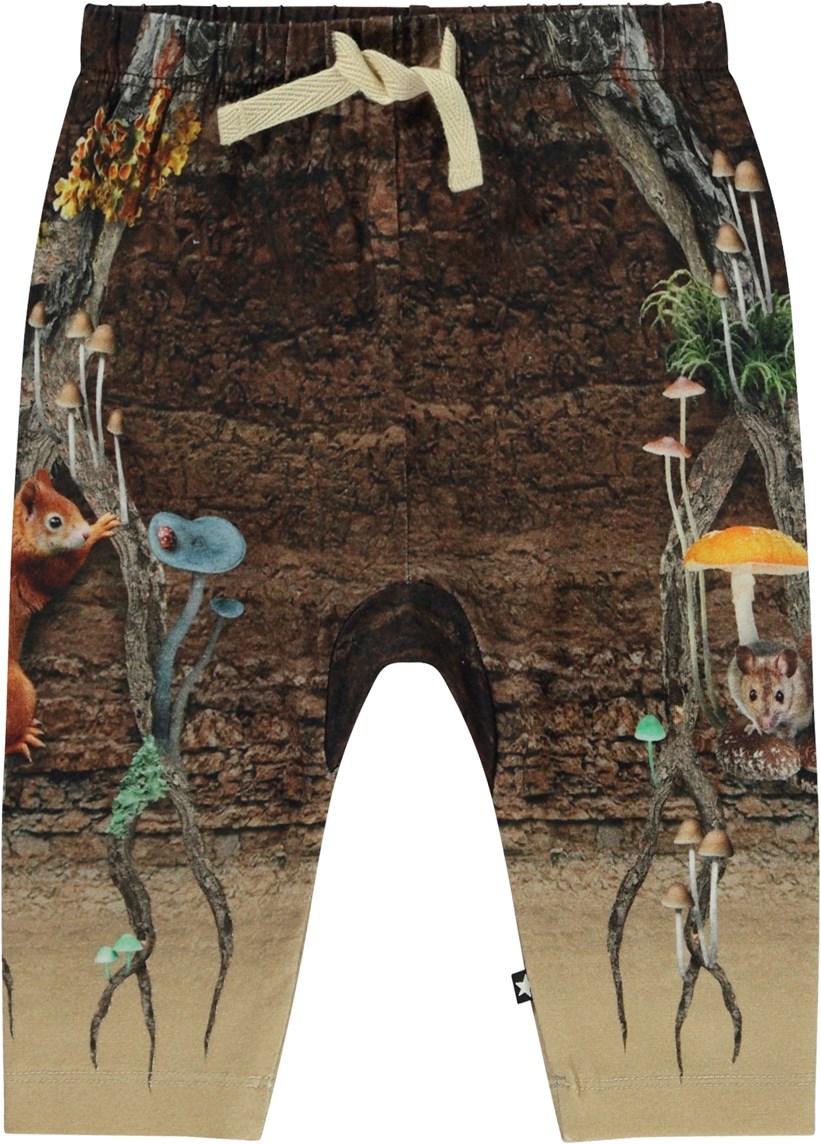 Sabb - Tree Root - Braune Öko-Babyhose mit Baumwurzel-Placement-Print