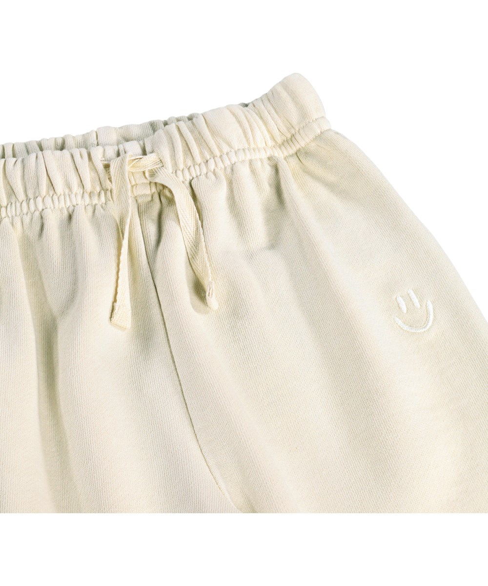 Simon - Summer Sand - Weiche, weiße Jogginghosen für die Kleinen aus Bio-Baumwolle