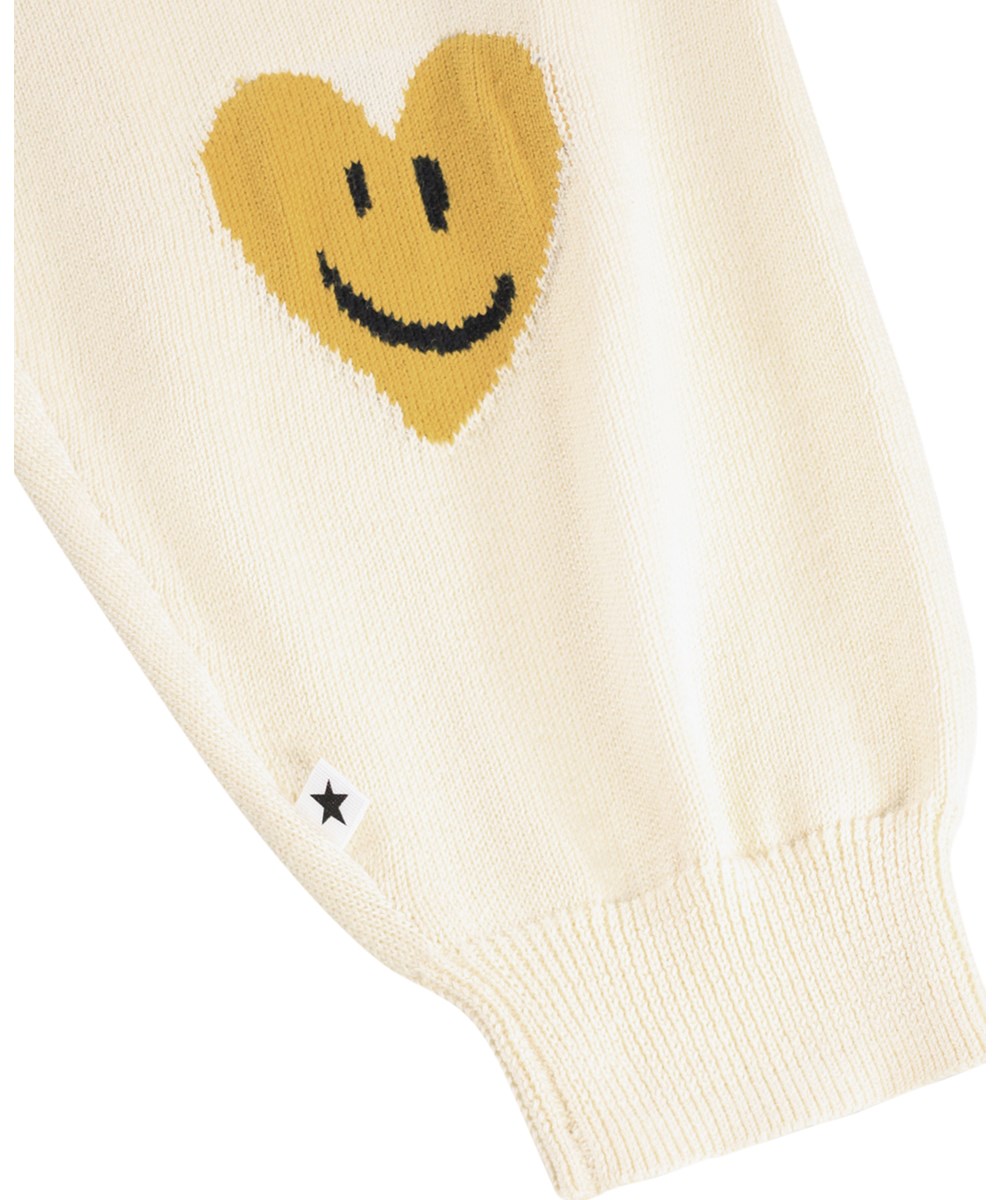 Solana - Heart Vibes - Weiche, weiße Strickhosen für die Kleinen aus Bio-Baumwolle mit Herzen