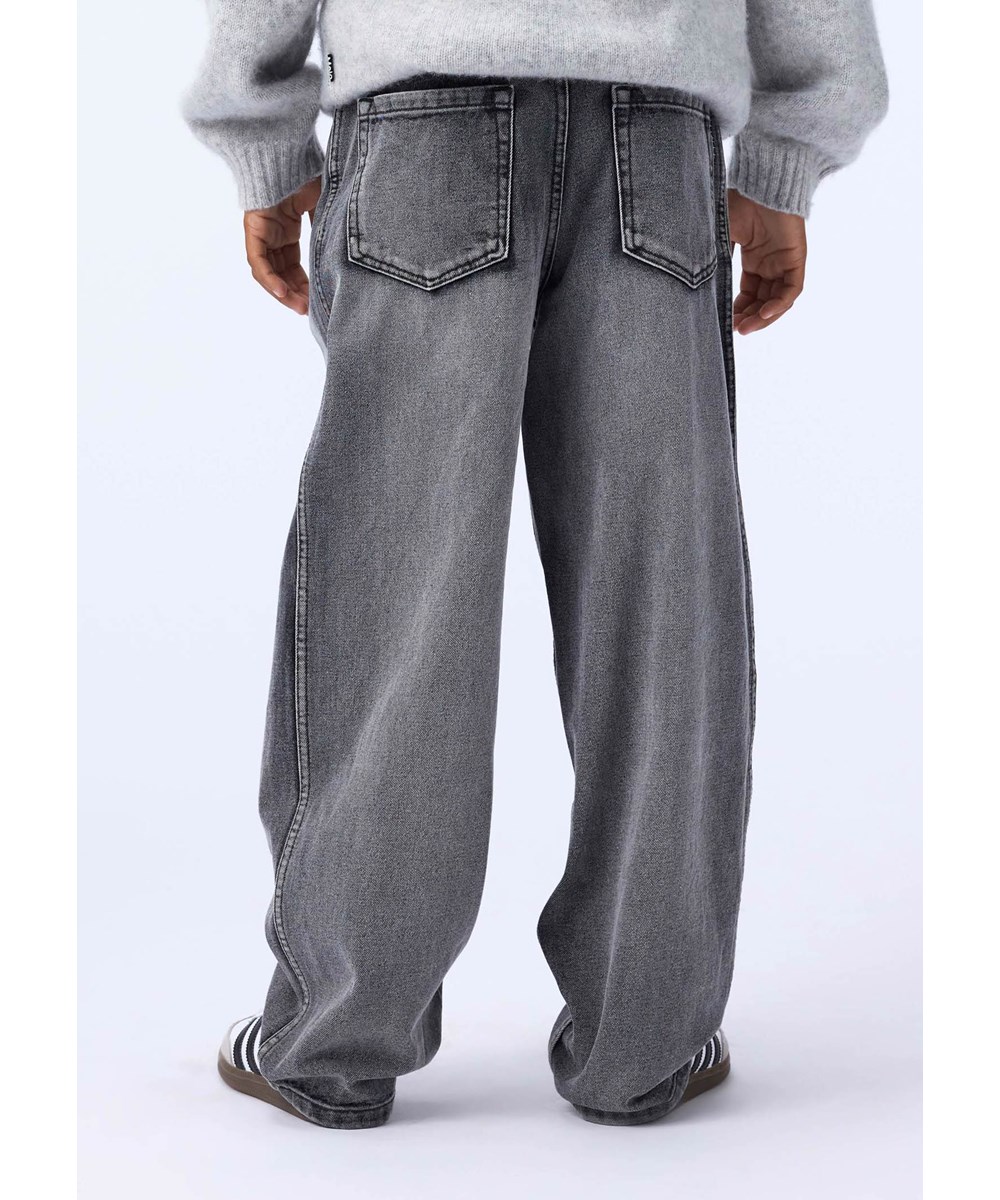 Aiden - Grey Shadow - Denim jeans for children made of organic cotton with a grey wash.