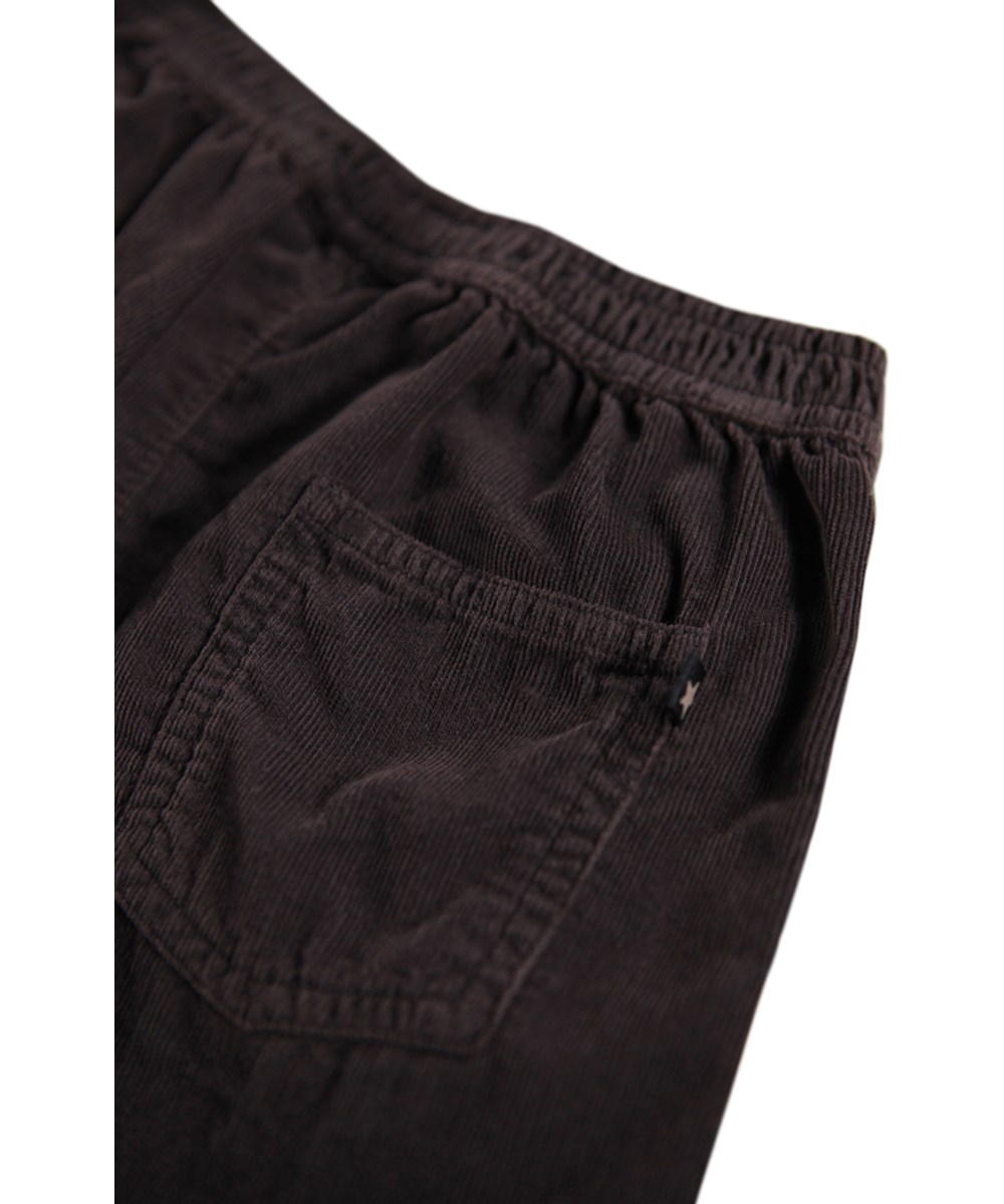 Sois - Dark Cocoa - Dark brown corduroy pants for the lillte ones made of organic cotton.