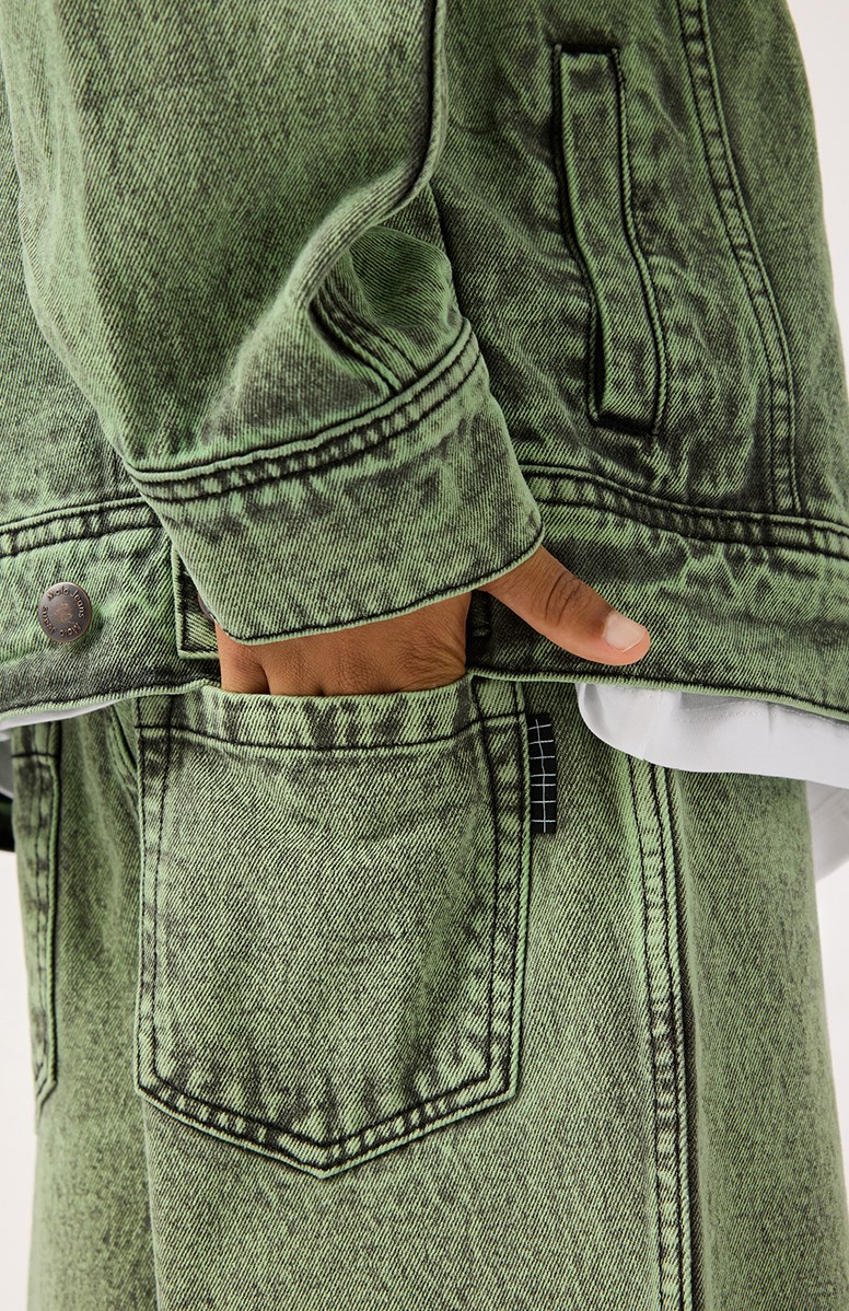 Art - Cambuci Dye - Green knee-length denim shorts in organic cotton for children.