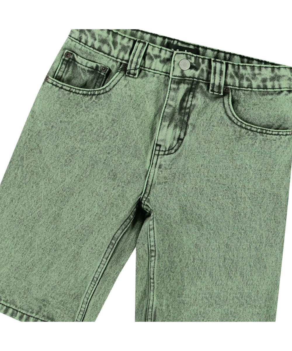 Art - Cambuci Dye - Green knee-length denim shorts in organic cotton for children.