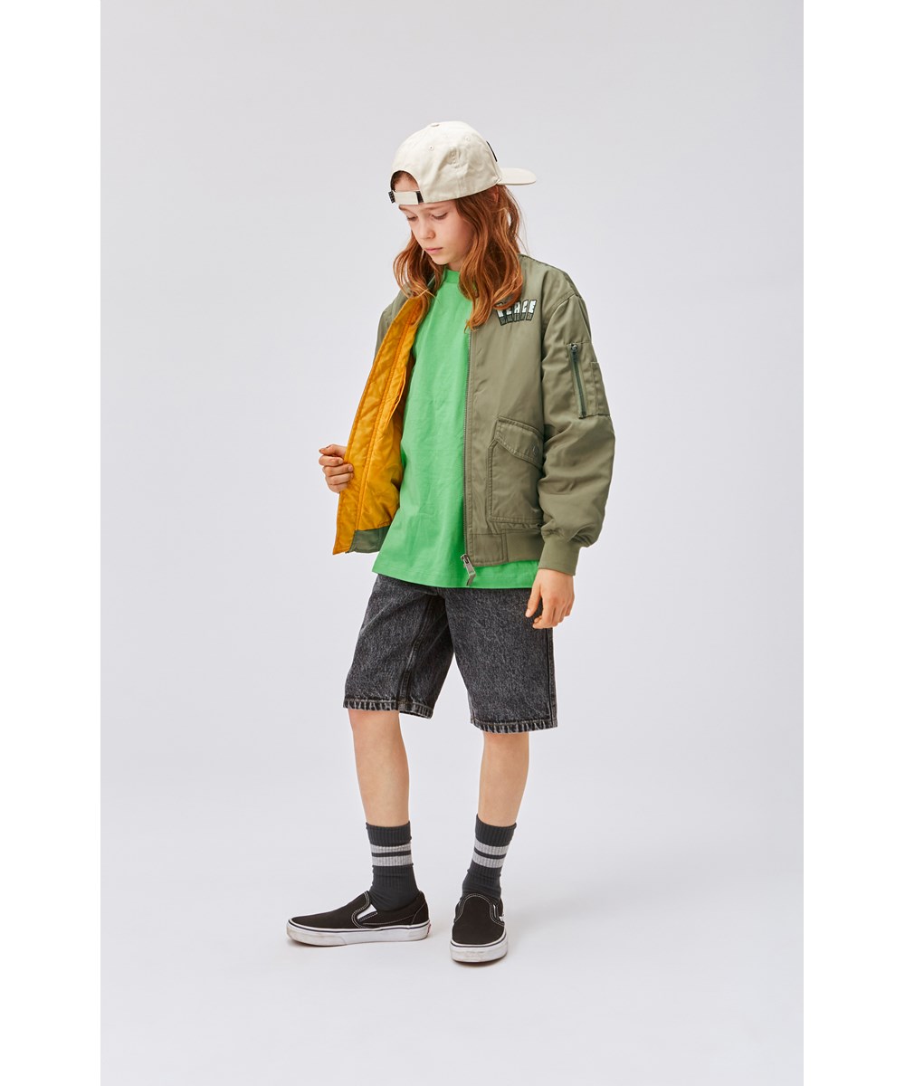 Art - Faded Black - Knælange denim shorts i sort