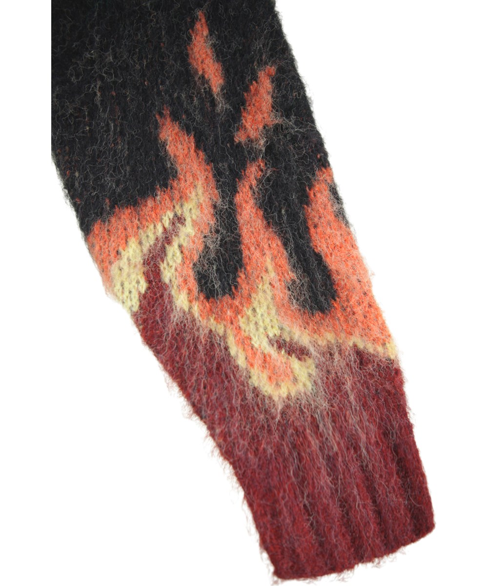 Bello - Flames - Gebreide kindertrui in rood en zwart gemaakt van een zachte alpacawolmix.