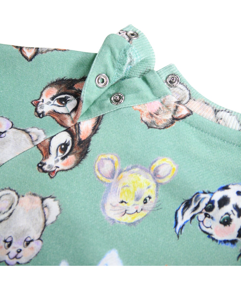 Disc - Itty Bitty - Green sweatshirt for the little ones made of soft organic cotton with a colorful print of old cartoon characters.