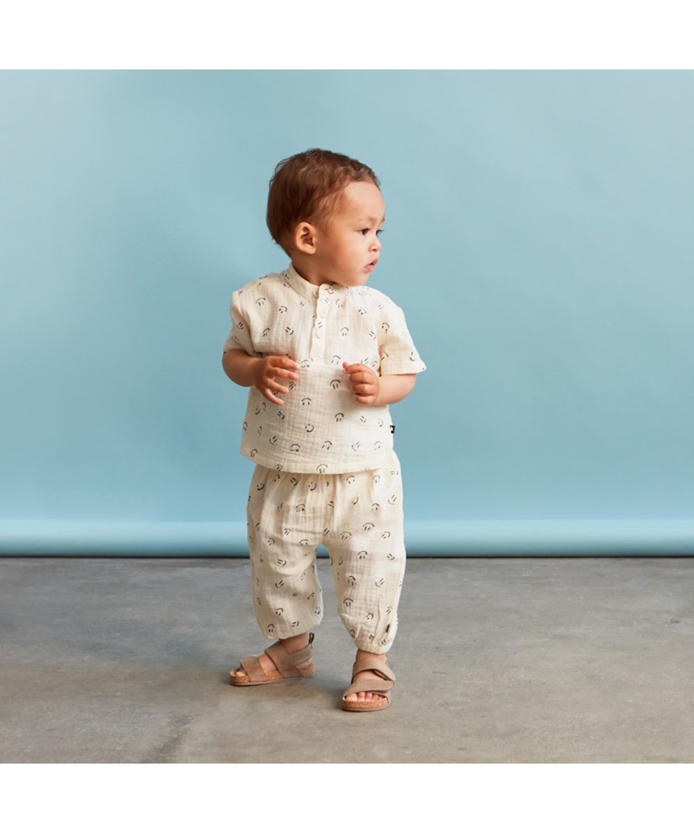 Ever - Happy Mini - Witte baby t-shirt met smiley print