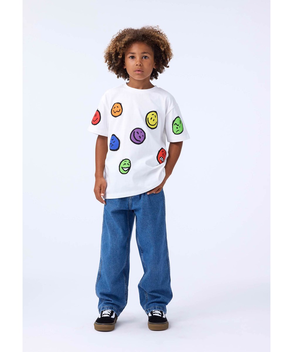 Riley - Crisp White - Wit kinder t-shirt gemaakt van zacht biologisch katoen met een ribboord rond de hals.