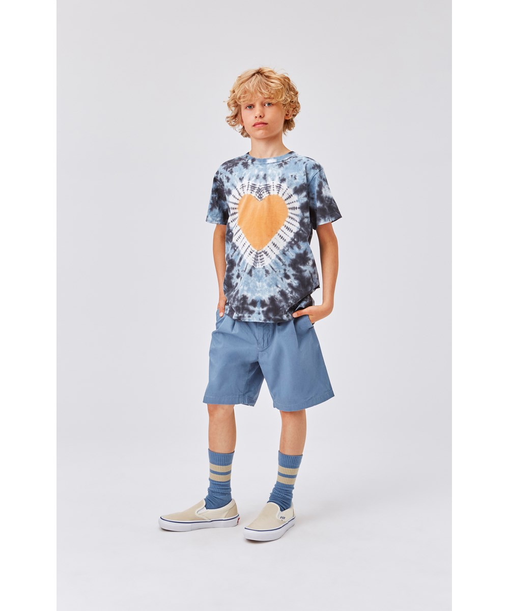 Riley - Love Dye - Unisex t-shirt met blauw tie-dye en hart print