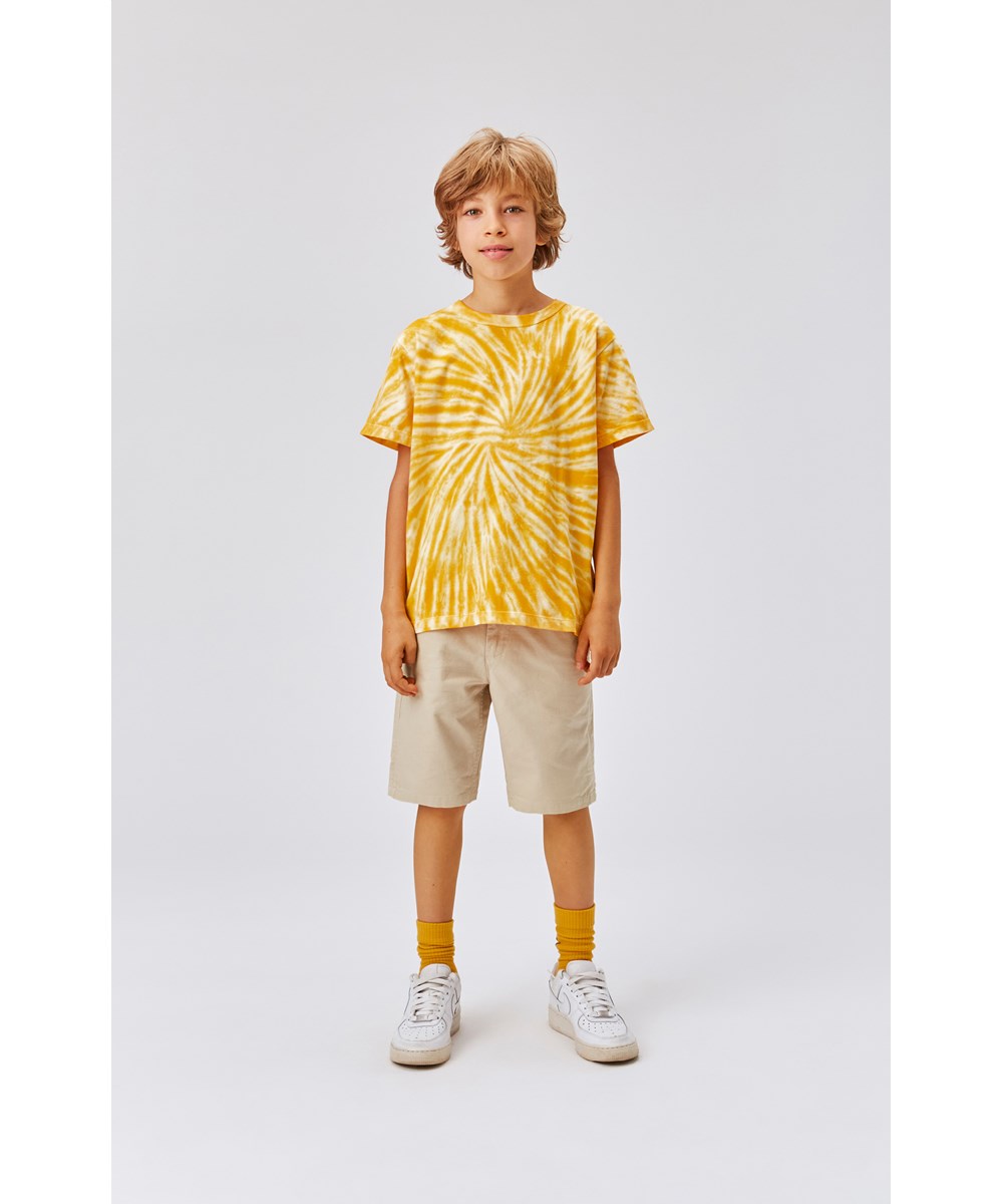 Riley - Sunny Tie Dye - Gelbes Öko-T-Shirt mit Batikdruck