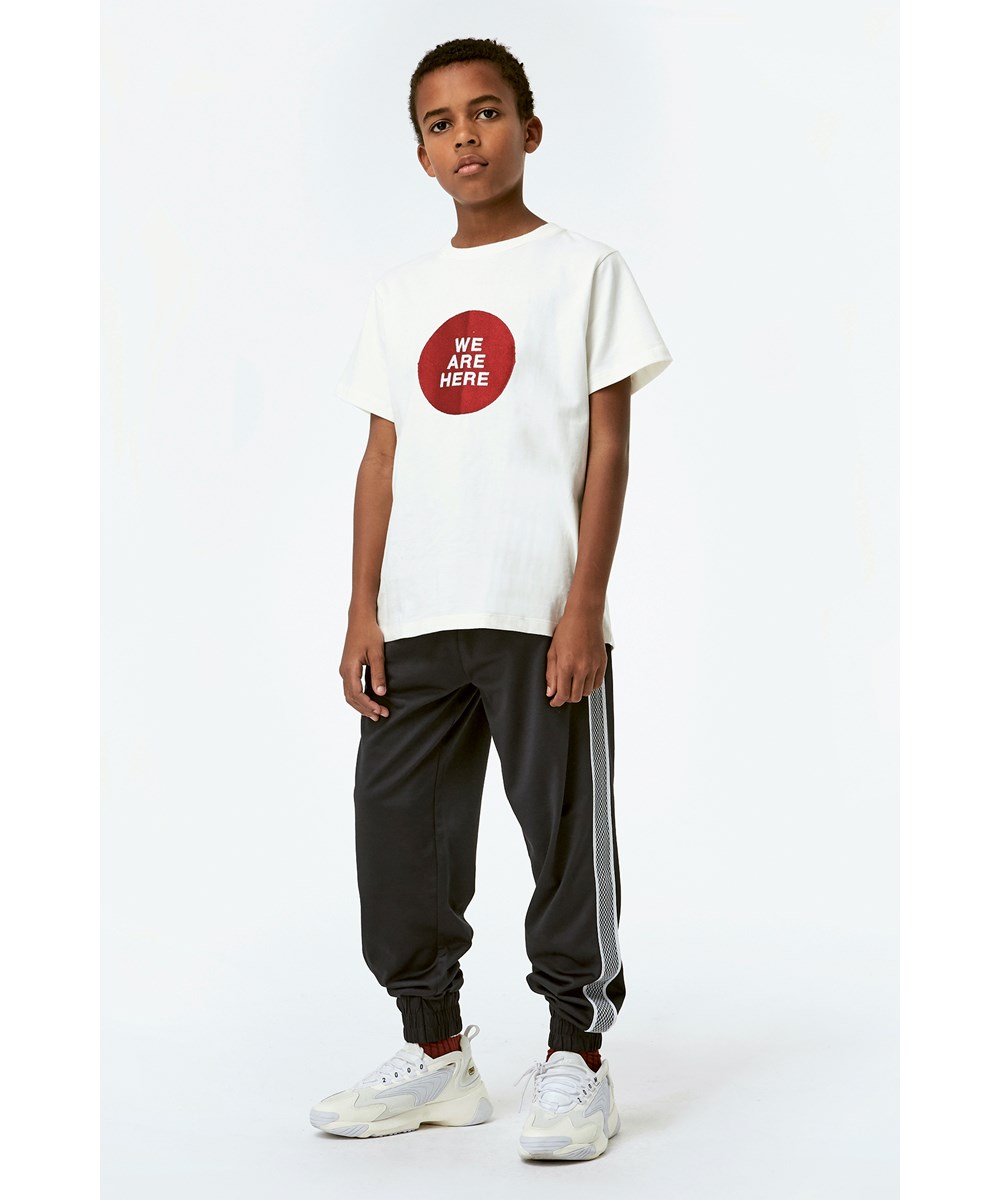 Roxo - White Star - Weißes Öko-T-Shirt "We are here"