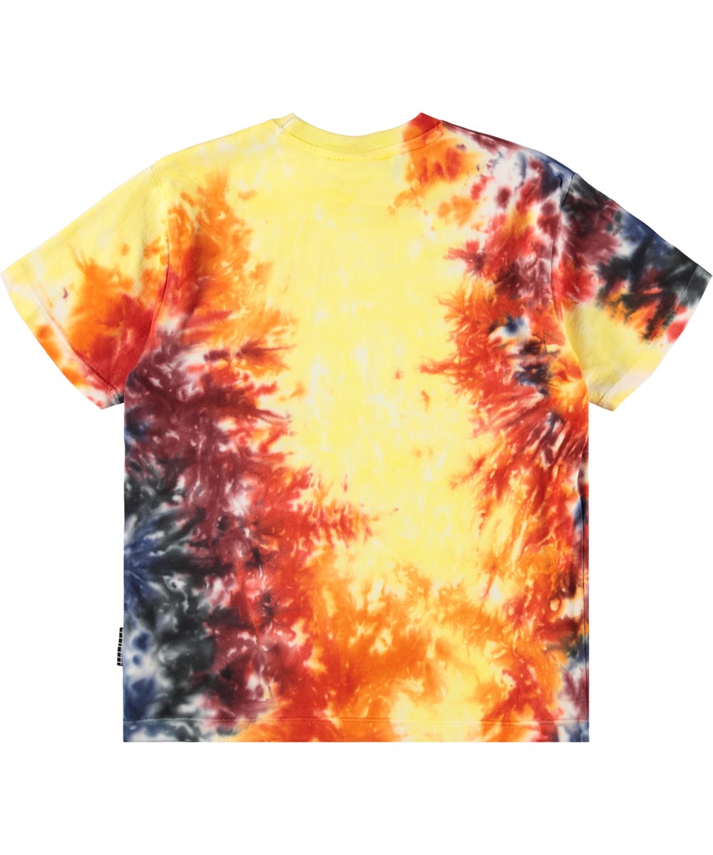 Riley - Flame Dye - Farverig tie-dye t-shirt til børn i blødt økologisk bomuld med korte ærmer, en løs pasform og ribkant i halsen.