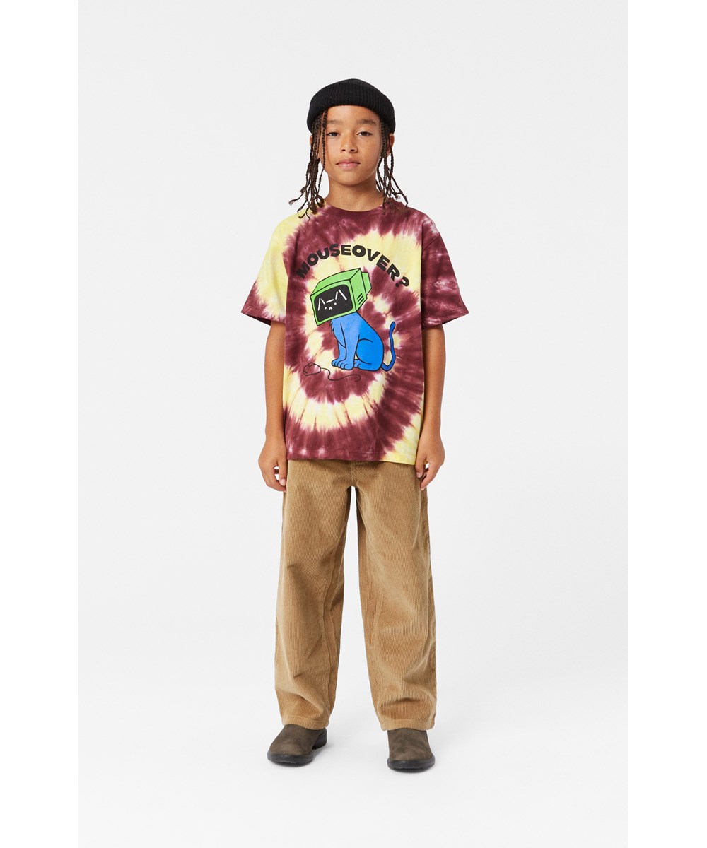 Rodney - Mouse Over - Yellow and bordeaux tie-dye T-shirt in organic cotton with computer cat print.