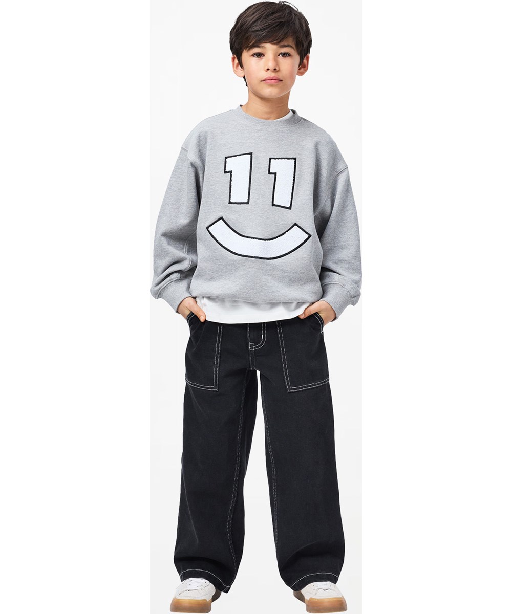 Magni - Grey Melange - Gråmeleret sweatshirt med broderi i økologisk bomuld til børn