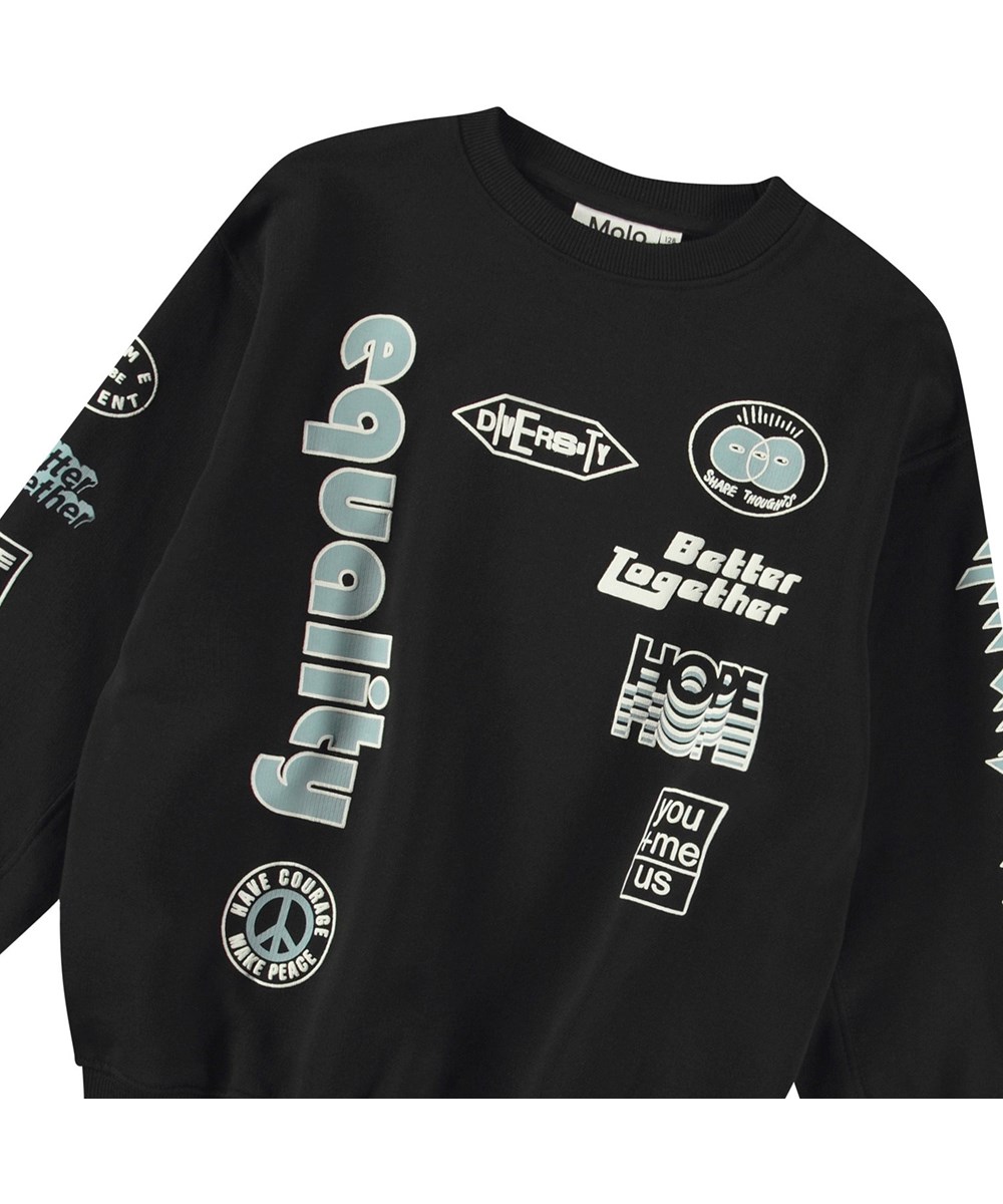 Magni - Messages! - Sort sweatshirt med print til børn i blødt økologisk bomuld med ribkanter ved hals, ærmer og i bunden.