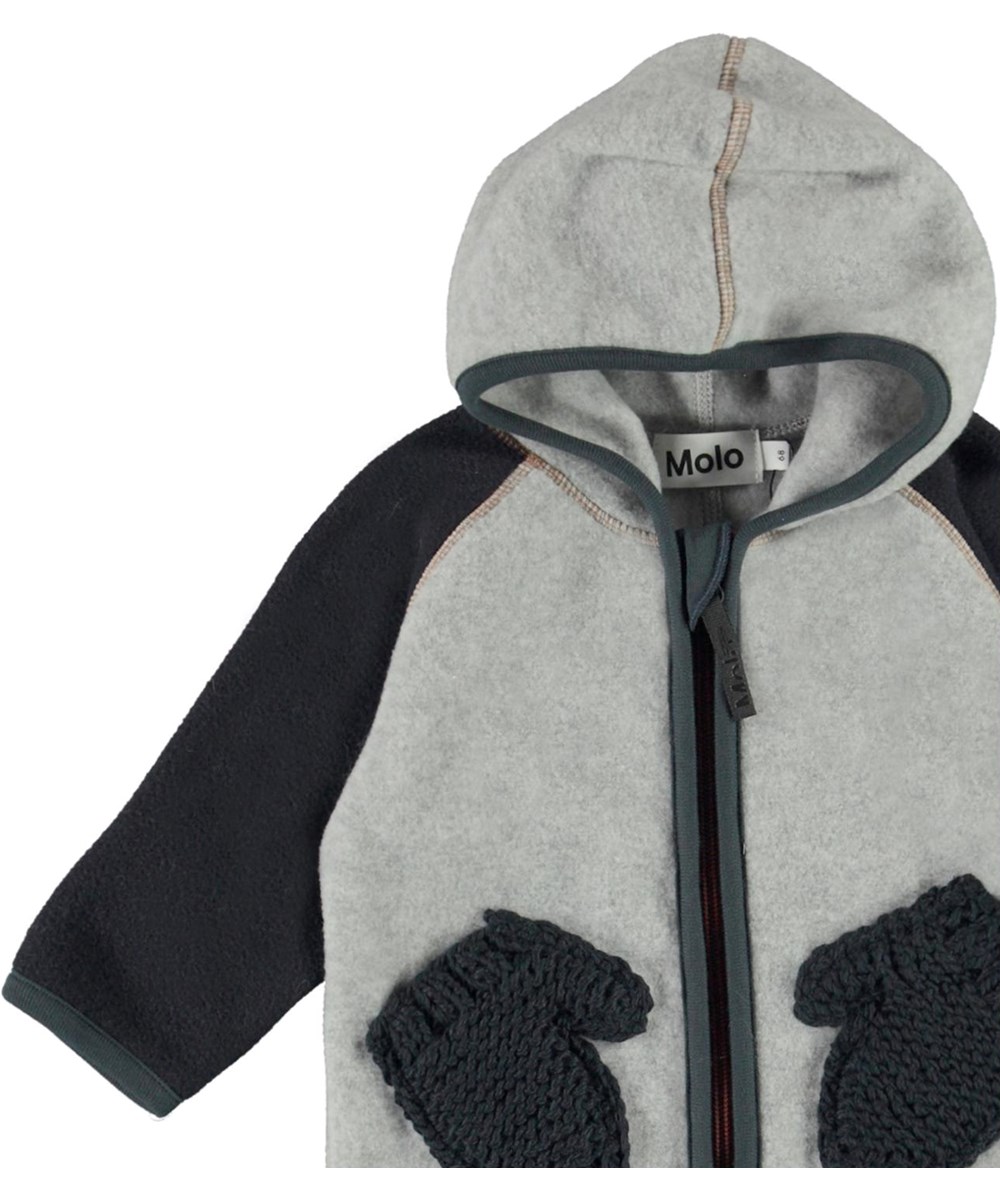 Udo - Grey Melange - Grijze baby fleece pak met wanten zakken