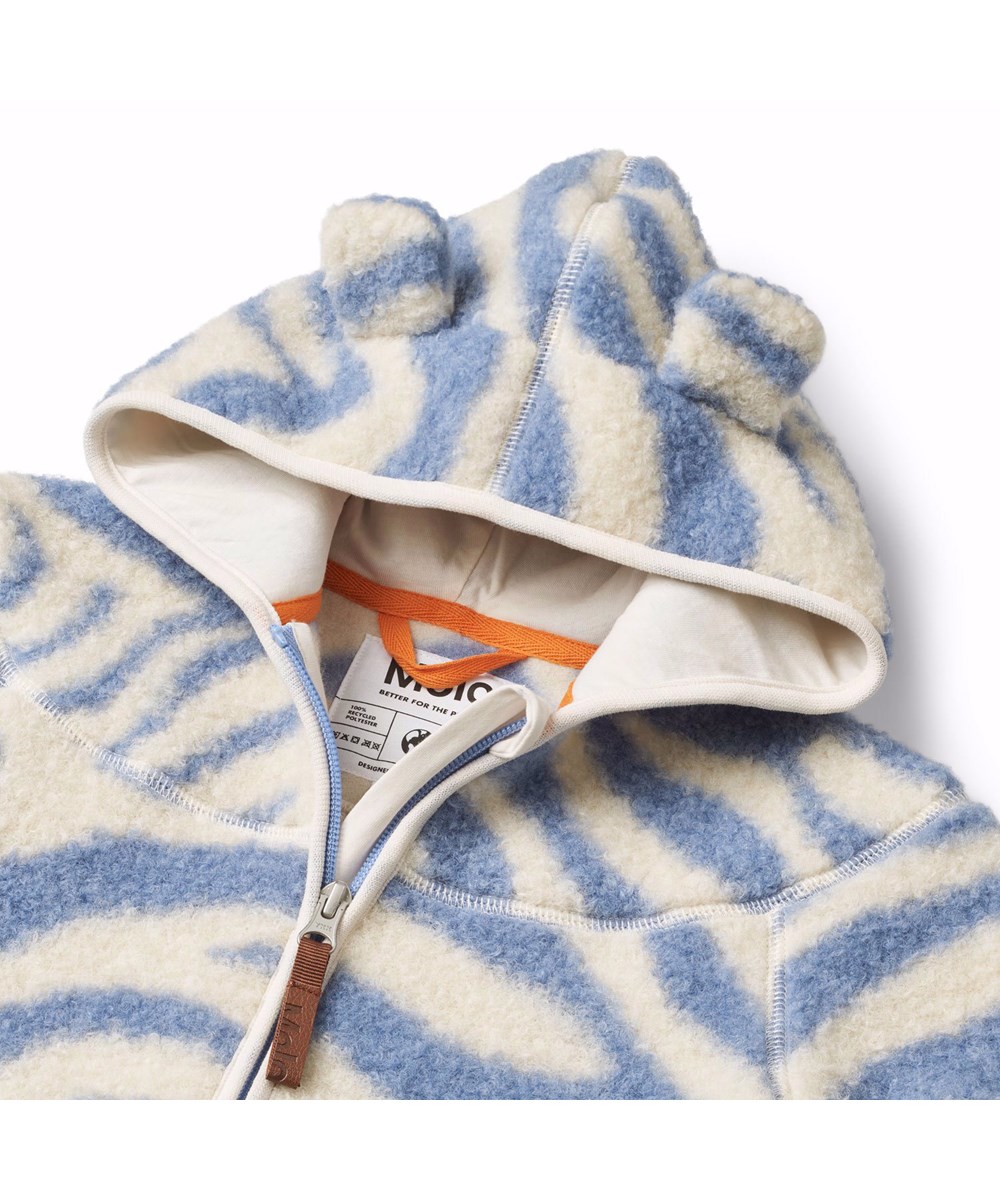 Ummi - Zebra Blue - Lavendelblauwe zebragestreepde fleece jas voor baby's en peuters.