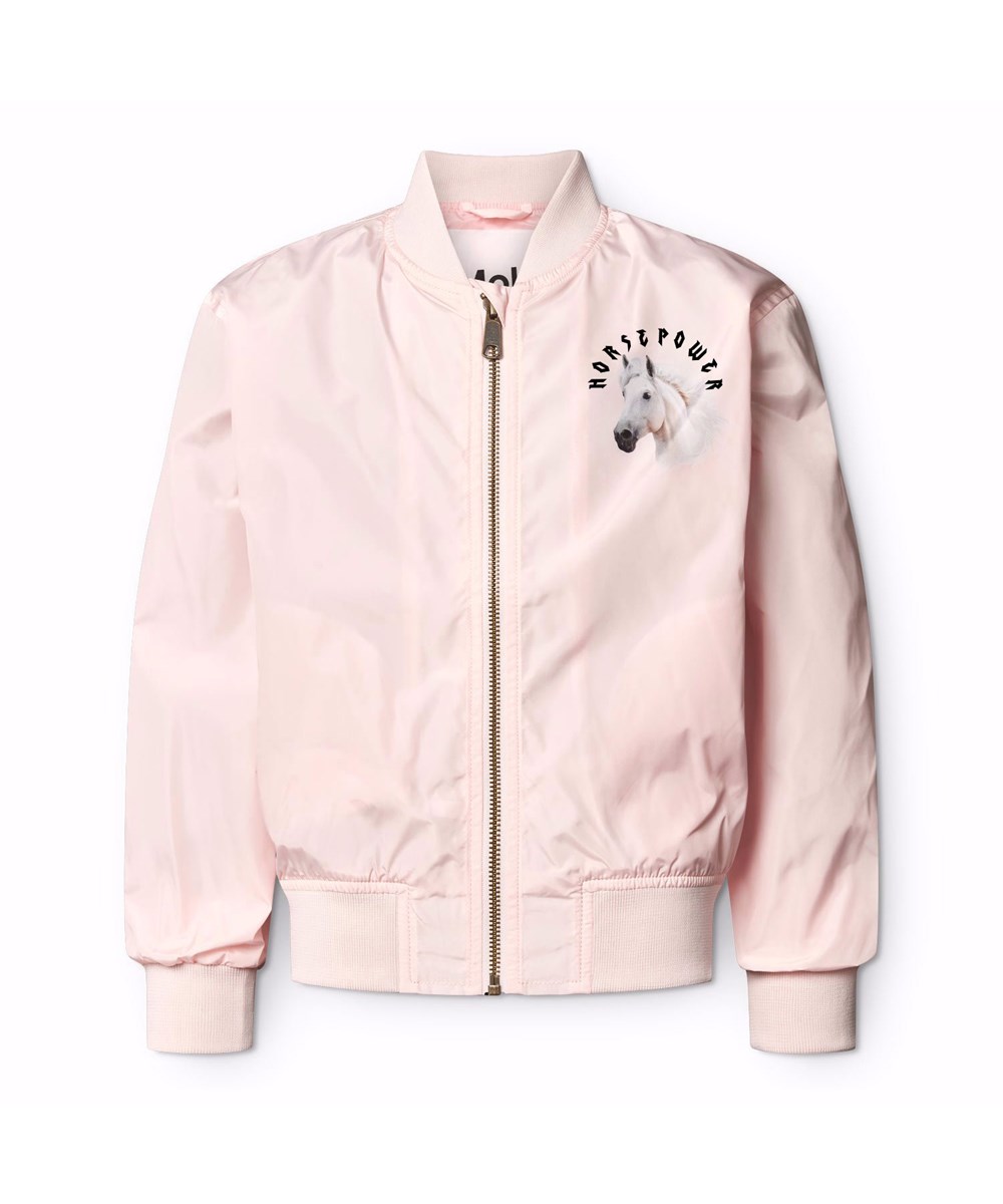 Haliva - Racing Horses - Roze waterafstotend (PFC-vrij: PFOS en PFOA) bomberjack voor kinderen van gerecycled polyester met op de achterkant en borst een print van een paard met de tekst 'Horsepower'.