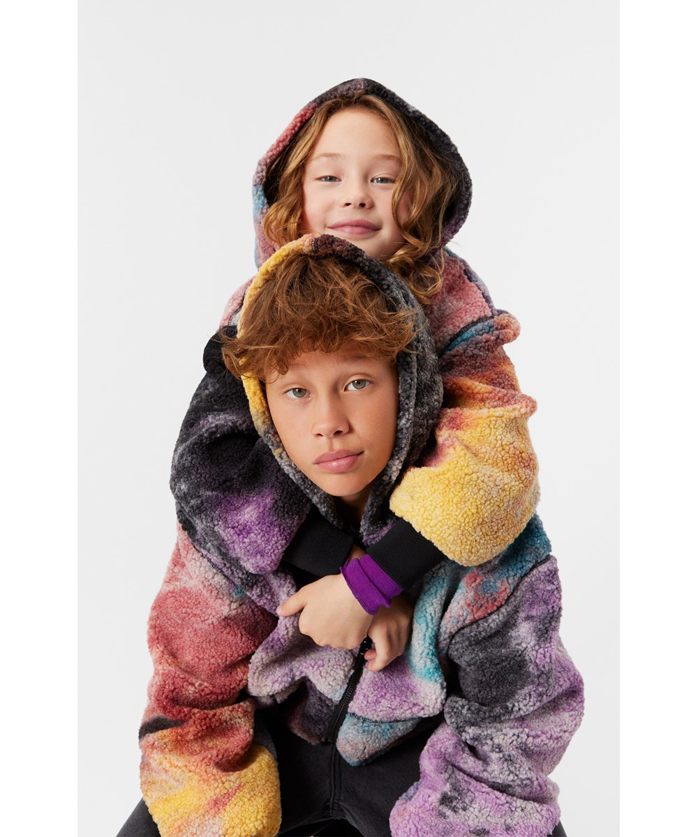 Hazzy - Galactic Dye - Gekleurde tie-dye jas voor kinderen van zacht imitatiebont met rits.