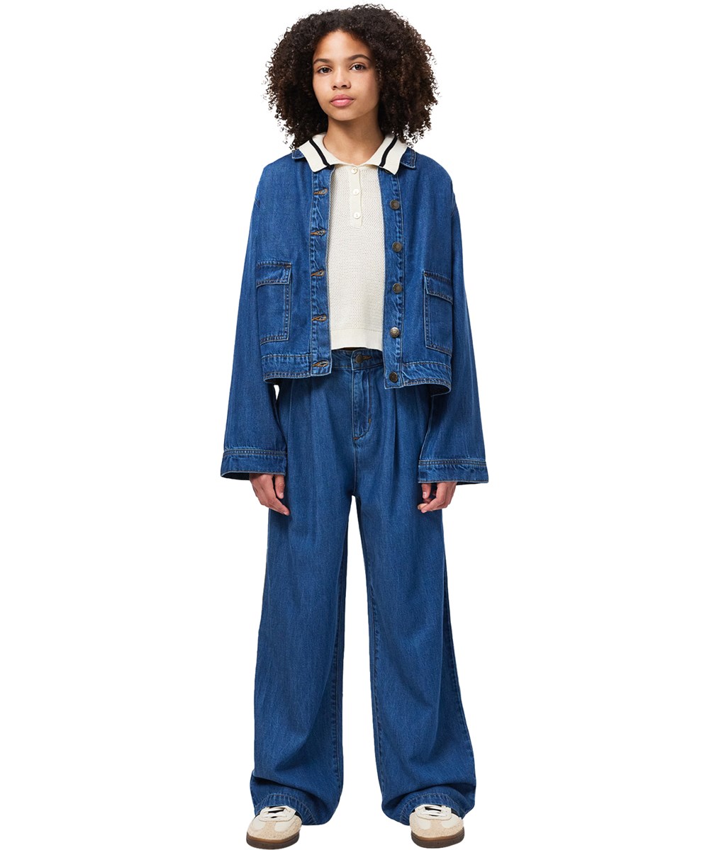 Helena - Washed Blue - Blauwe klassieke spijkerjas voor kinderen gemaakt van viscose en katoen.