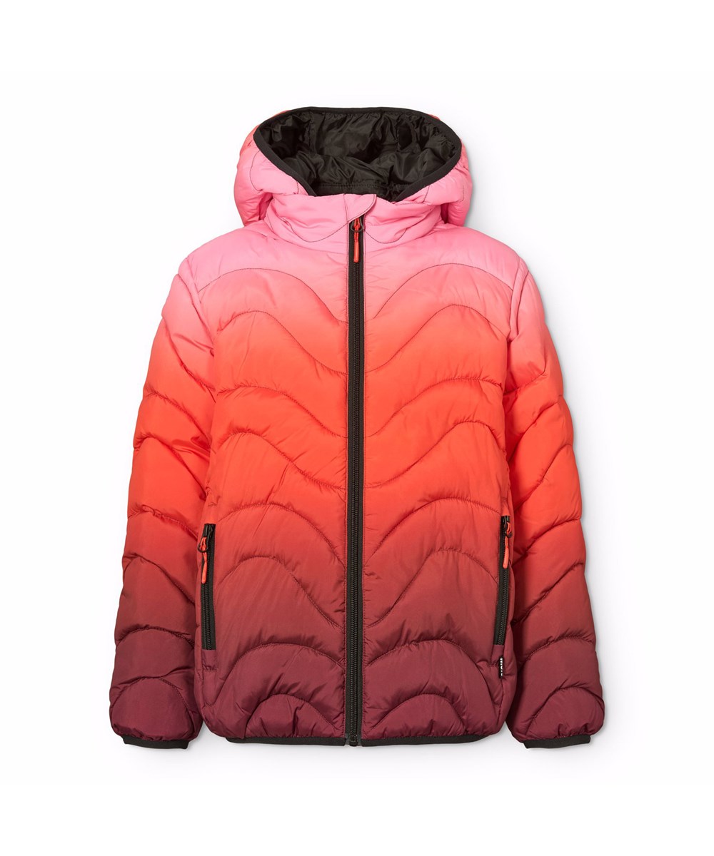 Hao - Fiery Red - Waterafstotende gewatteerde kinderjas gemaakt van gerecycled polyester in rood en roze verloopkleuren.