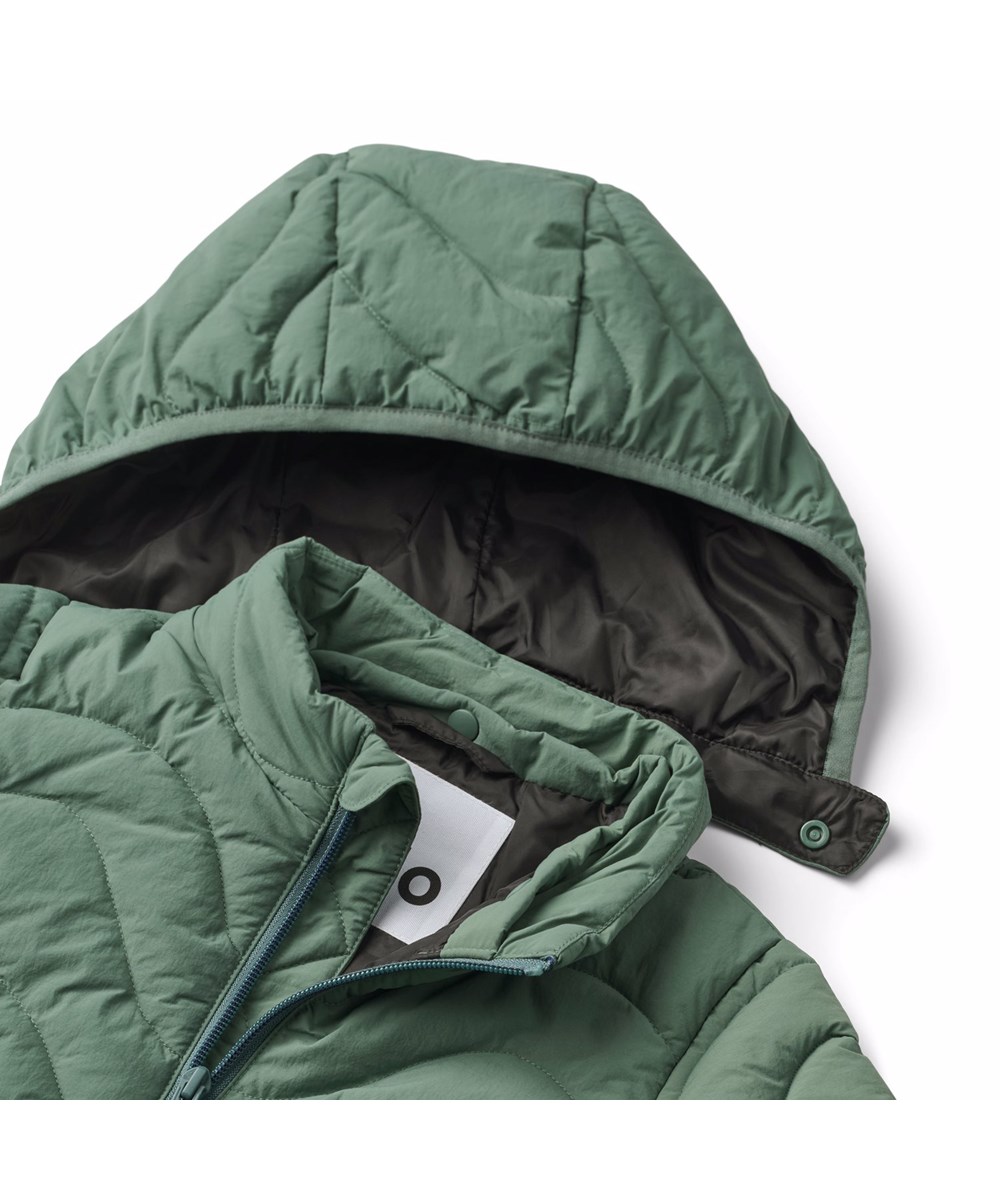 Hao - Mist Green - Groene waterafstotende gewatteerde kinderjas gemaakt van gerecycled nylon.