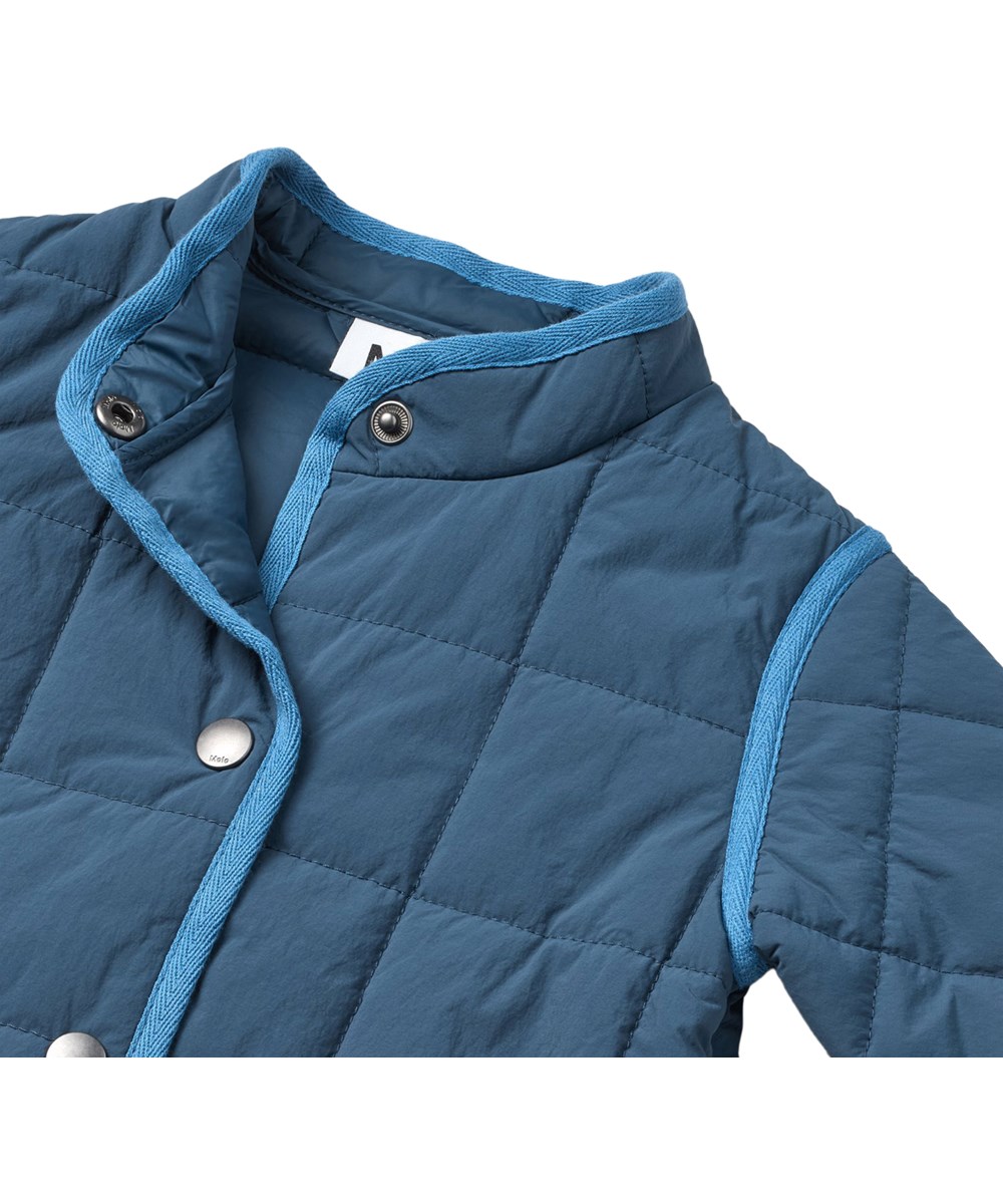 Harrie - Oceanica - Blauw waterafstotend thermisch jack gemaakt van gerecycled nylon met gewatteerd patroon voor kinderen