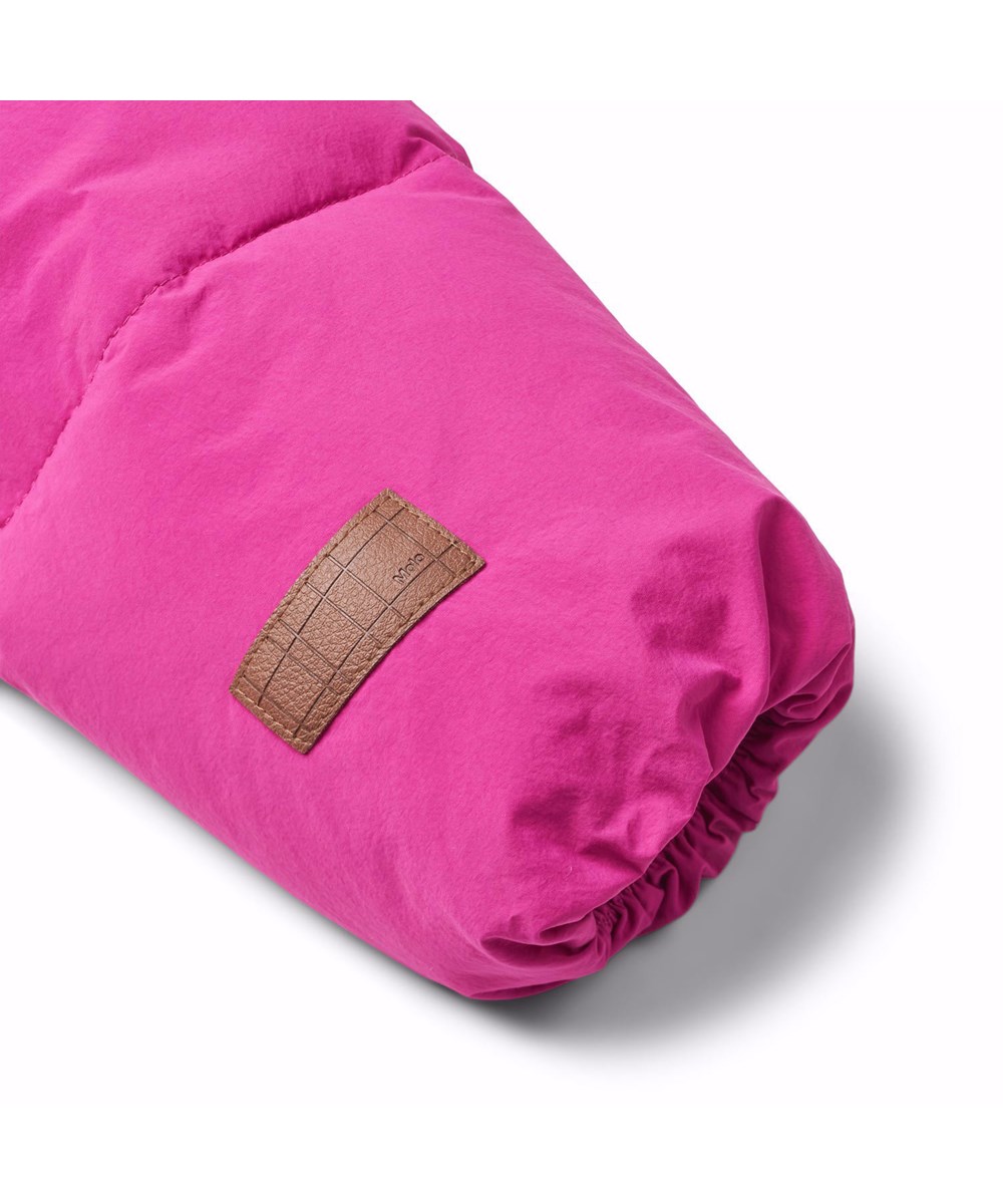 Hayden - Baya Pink - Waterafstotende roze jas voor kinderen gemaakt van gerecycled nylon.