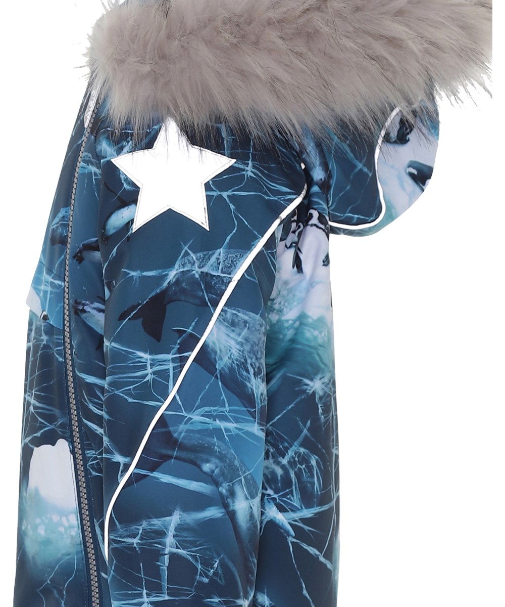 Hopla Fur - Frozen Ocean - Blauwe winterjas met print