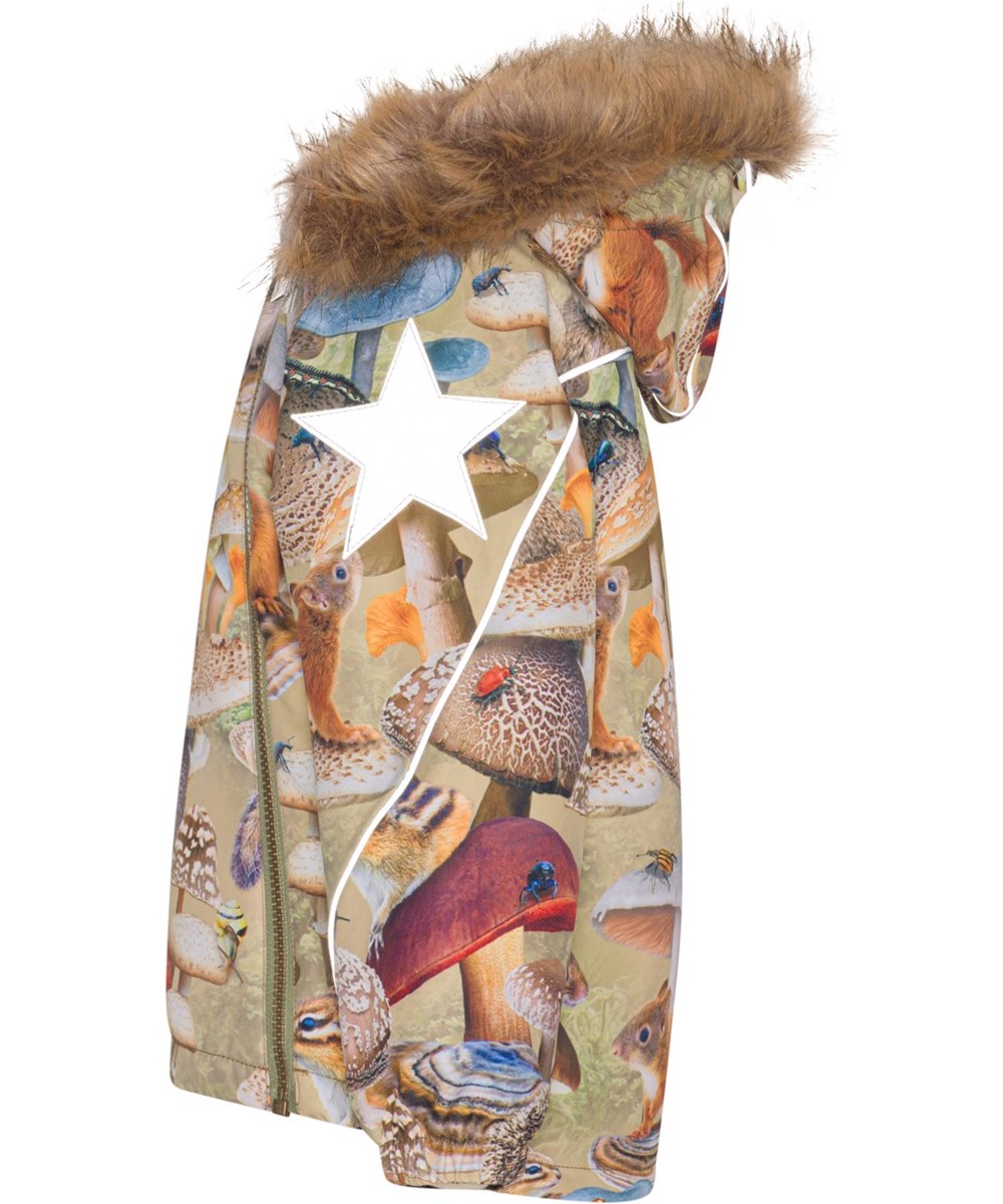 Hopla Fur - Fungi Habitat - Gerecyclede winterjas met een print van paddenstoelen en dieren